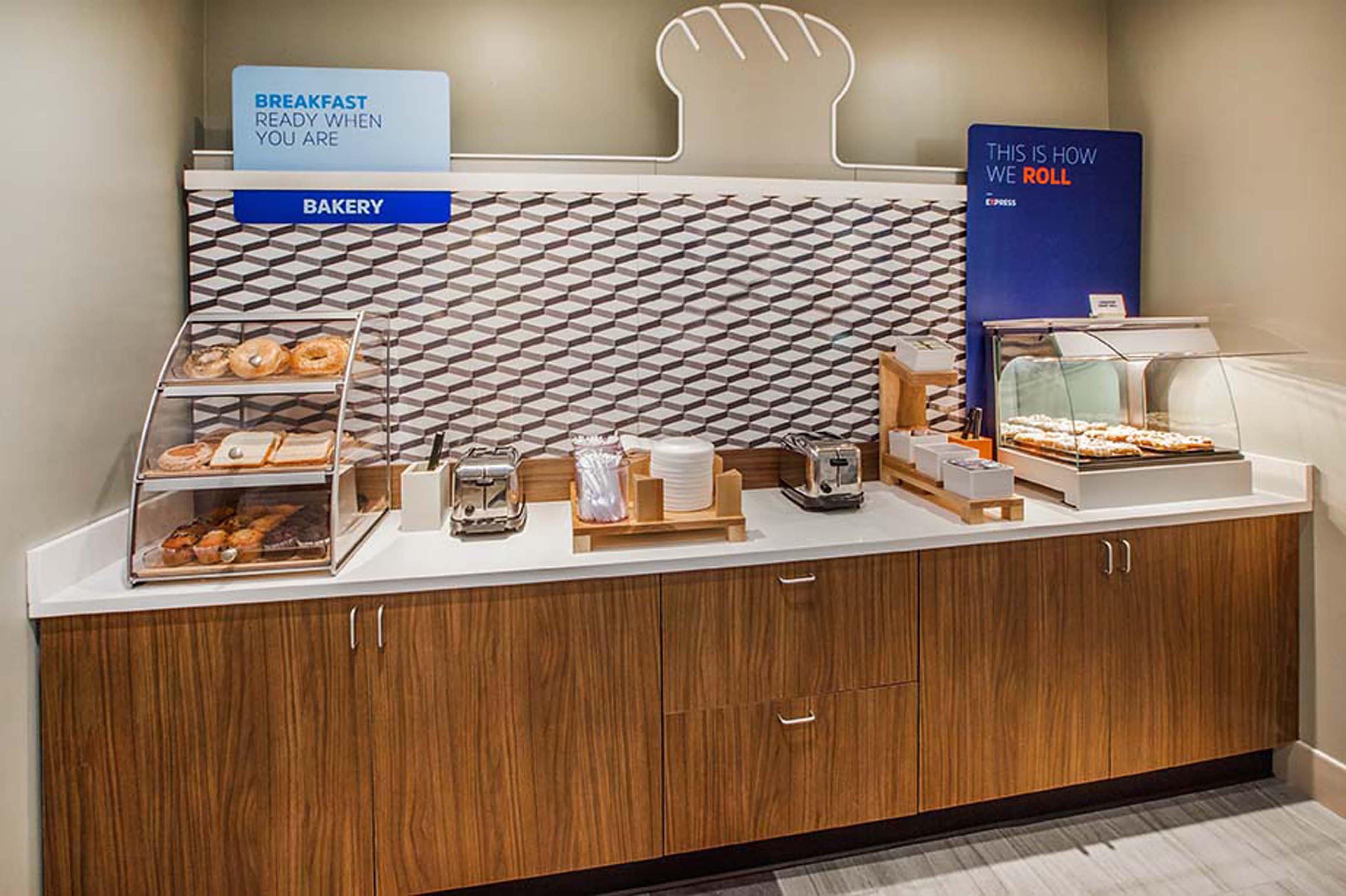 Express & By Ihg Lafayette