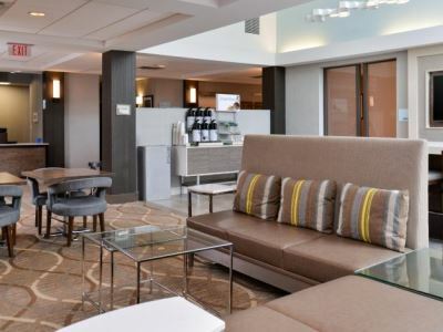 Express & By Ihg 2*