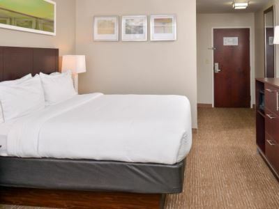 Express & By Ihg